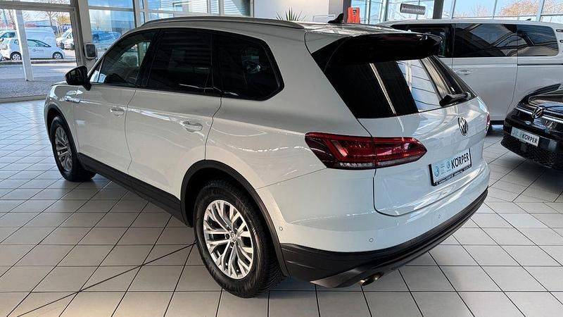 Gebraucht VW Touareg Basis 231 PS (169 kW) 2019 Weiß SUV
