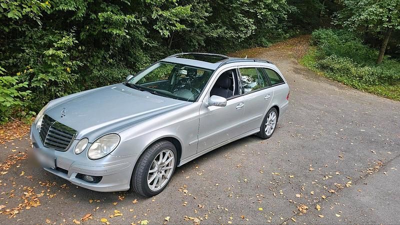 Silber Gebraucht 2007 Mercedes E220 Kombi | 3.500 € (Fairer Preis) - Bild 1/4