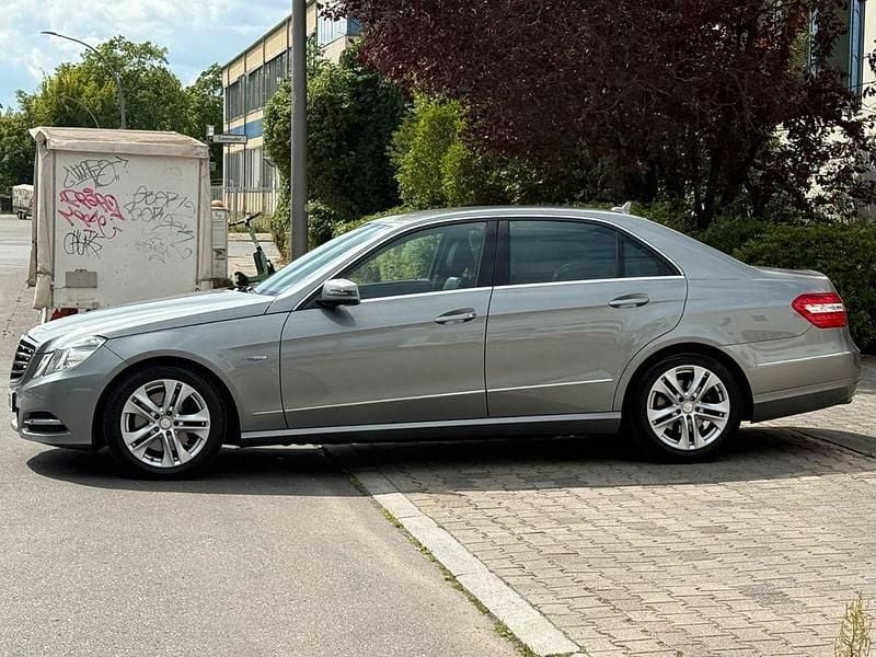 Gebraucht Mercedes E300 Avantgarde 231 PS (169 kW) 2010 Grau Limousine