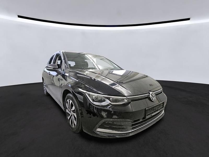 Gebraucht VW Golf VIII Active 150 PS (110 kW) 2022 Deep black perleffekt (metallic) Limousine