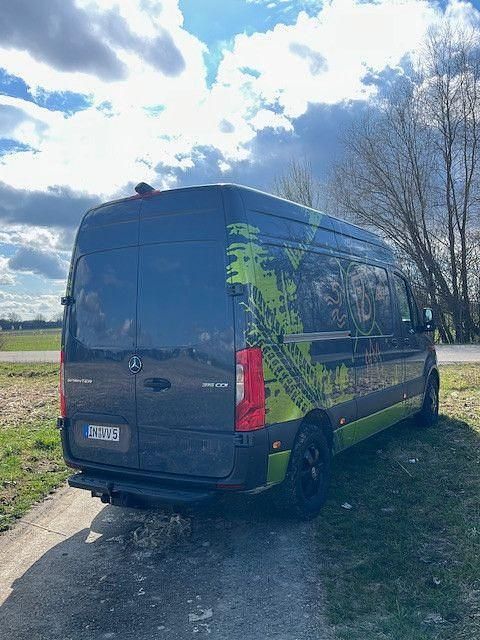 Gebraucht Mercedes Sprinter 150 PS (110 kW) 2023 Grau Van