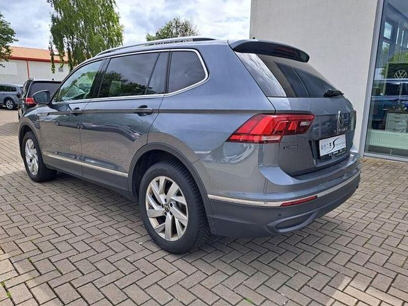 Gebraucht VW Tiguan Allspace Life 150 PS (110 kW) 2024 Grau SUV