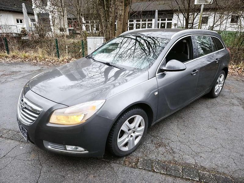 Gebraucht Opel Insignia Edition 131 PS (96 kW) 2012 Karbongrau Kombi