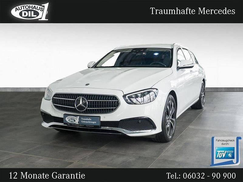Gebraucht Mercedes E300 194 PS (142 kW) 2022 Weiß Limousine