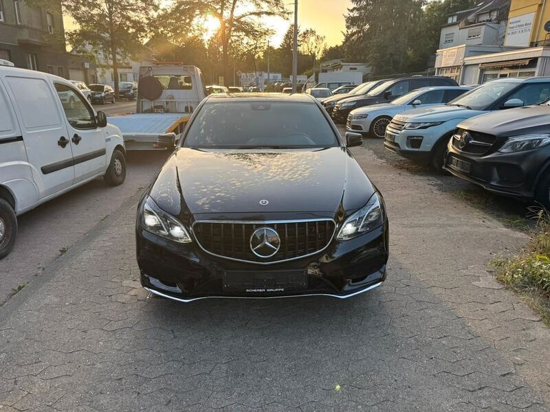 Schwarz Gebraucht 2014 Mercedes E220 Limousine | 19.800 € (Teuer) - Bild 1/4