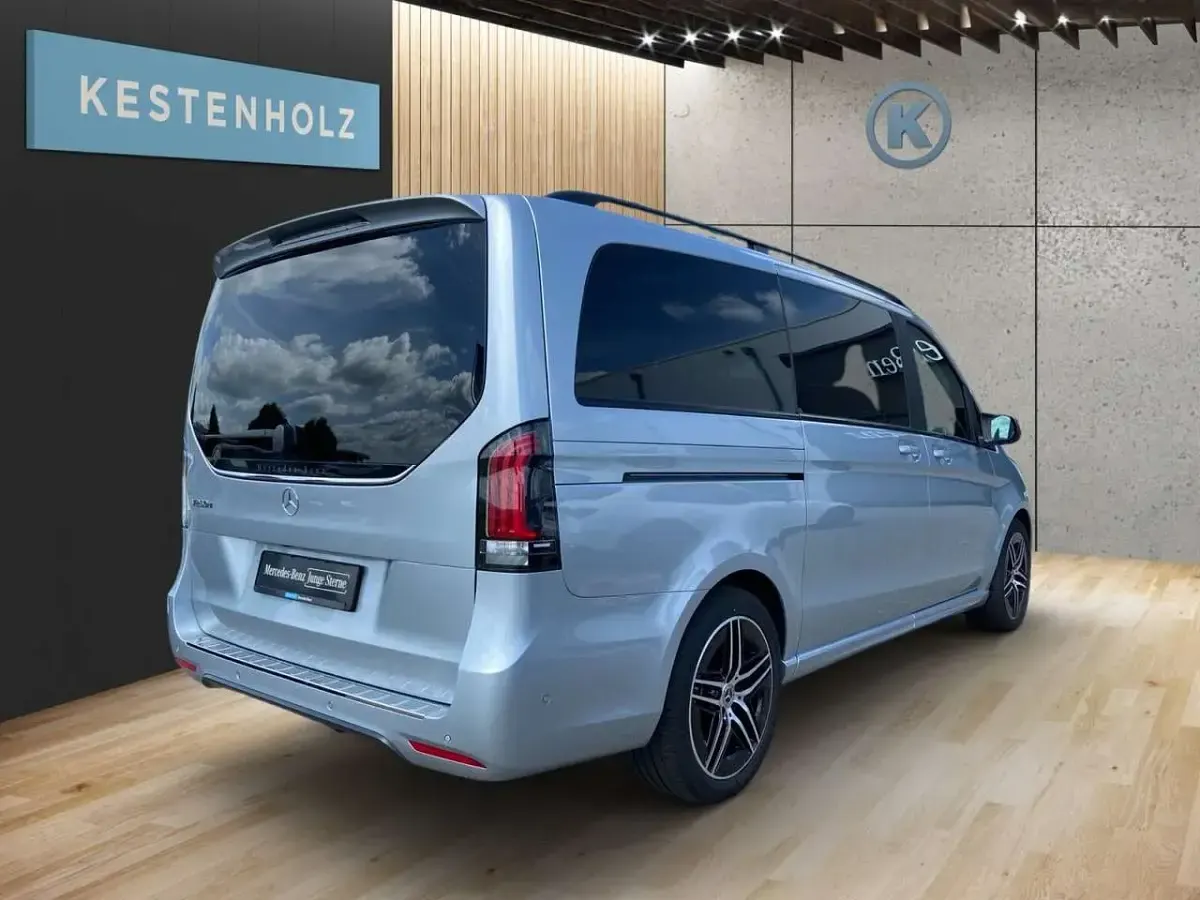 Gebraucht Mercedes V250 Avantgarde 190 PS (139 kW) 2025 Silber Van / Kleinbus