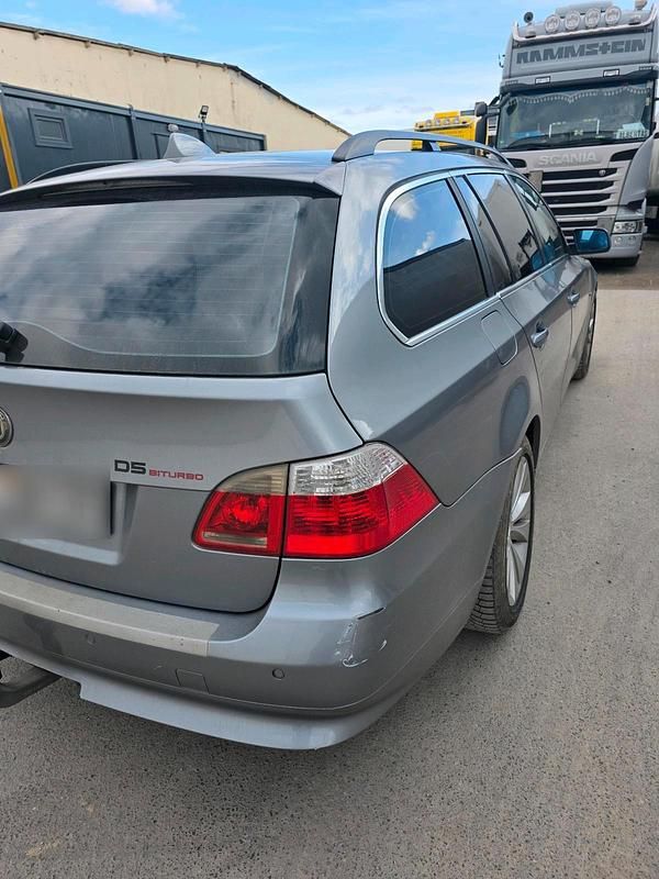 Gebraucht BMW 535 370 PS (272 kW) 2005 Silber Kombi