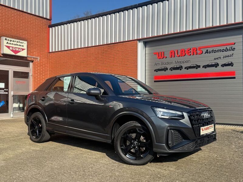 Grau Gebraucht 2023 Audi Q2 S-Line SUV | 31.800 € (Etwas zu teuer) - Bild 1/4