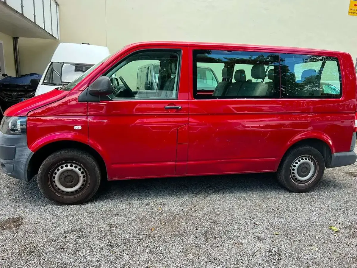 Gebraucht VW Transporter 102 PS (75 kW) 2012 Salsa red Van