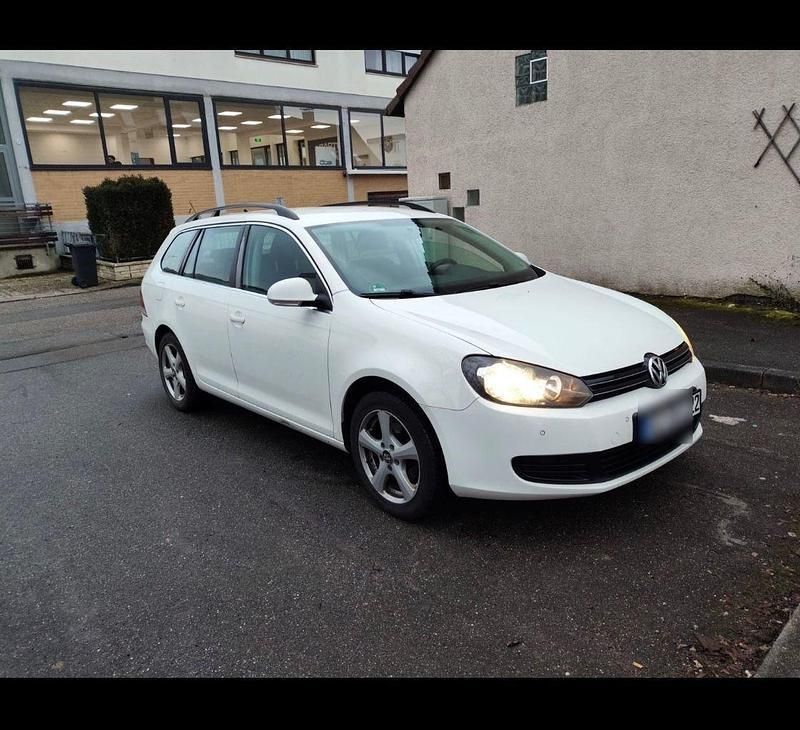 Weiß Gebraucht 2011 VW Golf VI Kombi | 3.880 € (Fairer Preis) - Bild 1/4