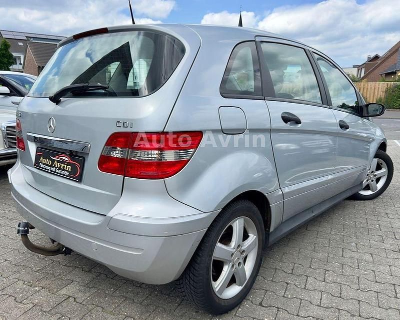 Gebraucht Mercedes B180 109 PS (80 kW) 2006 Silber Van / Kleinbus