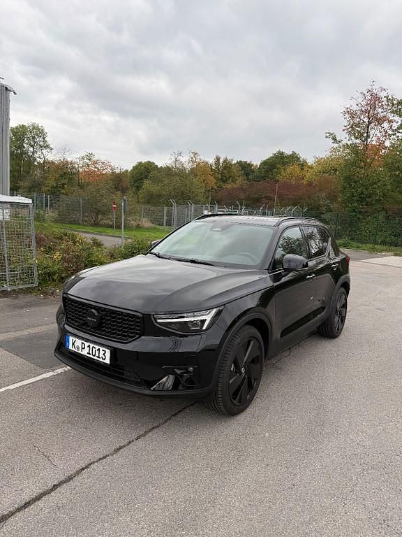Schwarz Gebraucht 2025 Volvo XC40 Ultra SUV | 42.000 € (Etwas zu teuer) - Bild 1/4