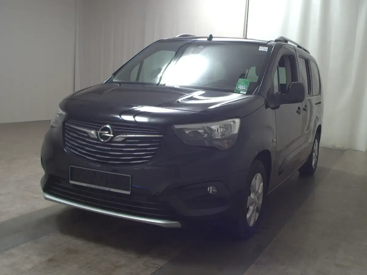 Gebraucht Opel Combo Life Innovation 131 PS (96 kW) 2020 Nacht schwarz/noir onyx Van / Kleinbus