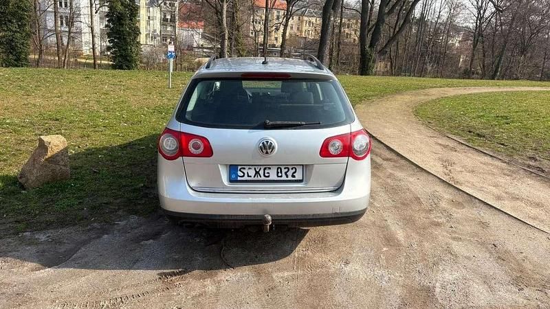 Gebraucht VW Passat Comfortline 140 PS (102 kW) 2005 Grau Kombi