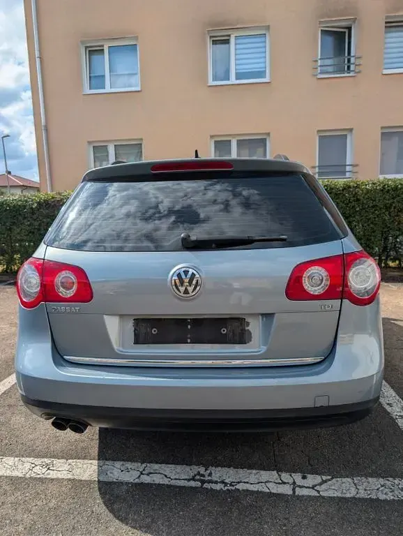 Gebraucht VW Passat Highline 143 PS (105 kW) 2010 Blau Limousine