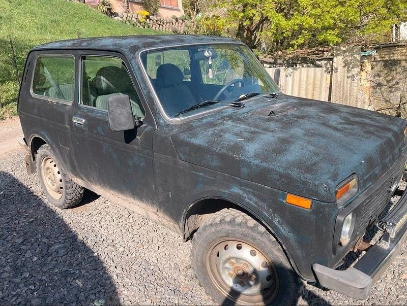 Second-hand Lada niva 82 CP (60 kW) 2006 SUV