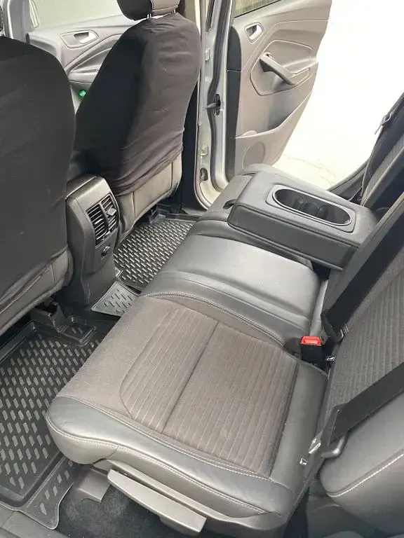 Używany Ford Kuga Titanium 150 KM (110 kW) 2017 Srebrny SUV