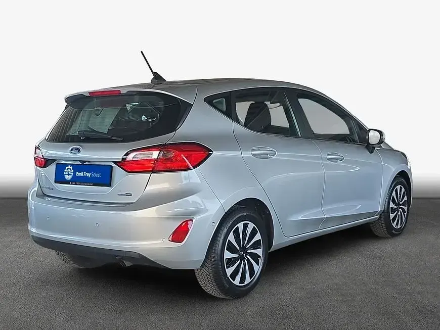 Gebraucht Ford Fiesta Titanium 125 PS (91 kW) 2022 Moondust silber metallic Kleinwagen