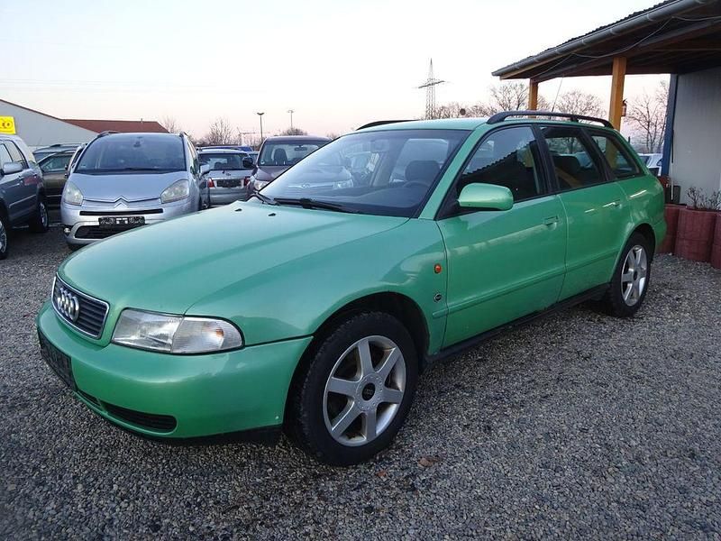 Gebraucht Audi A4 125 PS (91 kW) 1996 Grün Kombi