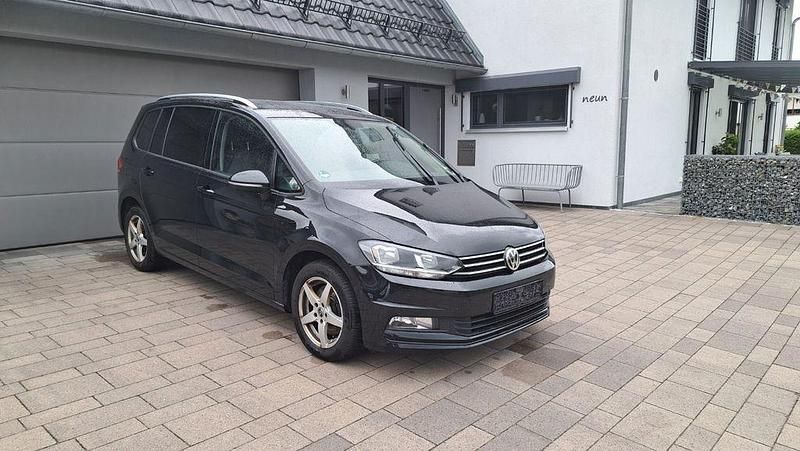 Schwarz Gebraucht 2016 VW Touran Comfortline Van / Kleinbus | 18.900 € (Fairer Preis) - Bild 1/4