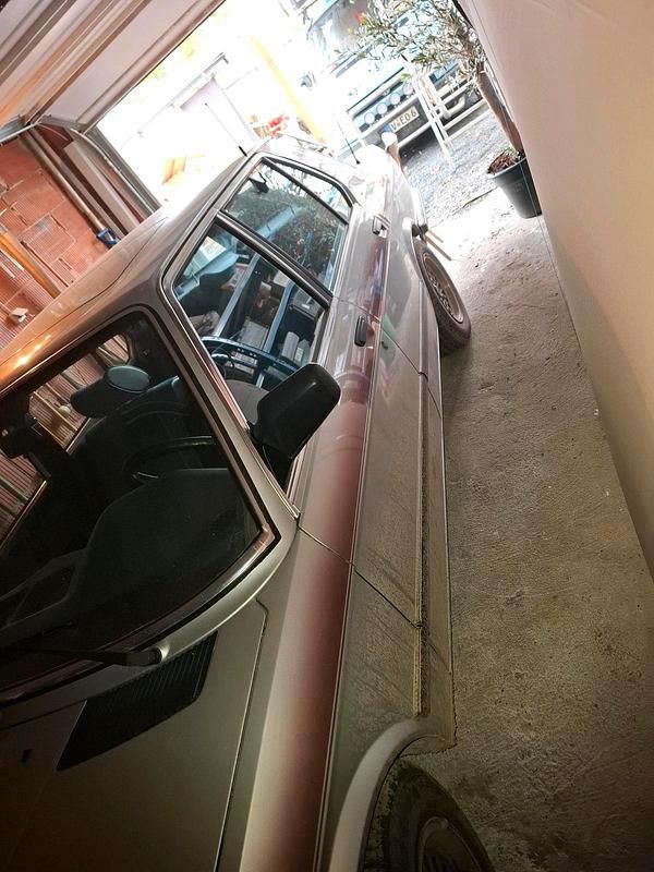 Gebraucht BMW 528 184 PS (135 kW) 1982 Silber Limousine