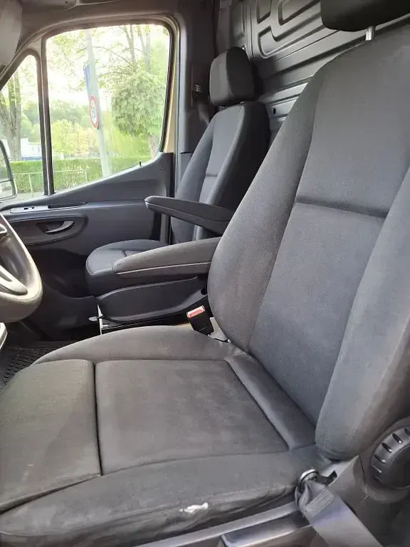 Gebraucht Mercedes Sprinter 143 PS (105 kW) 2019 Beige Van
