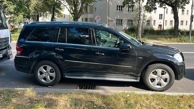 Schwarz Gebraucht 2012 Mercedes GL350 SUV | 19.850 € (Guter Preis) - Bild 1/4