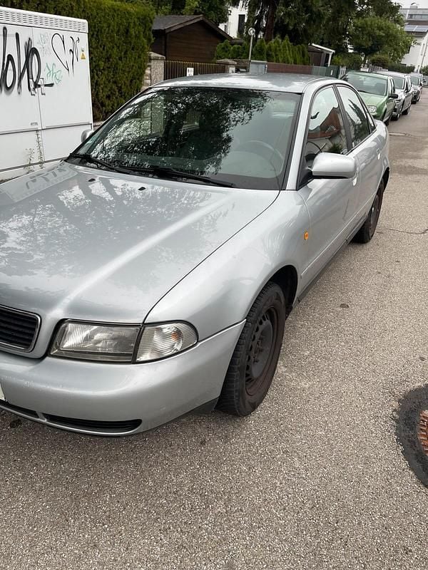 Silber Gebraucht 1998 Audi A4 Limousine | 1.700 € (Guter Preis) - Bild 1/4