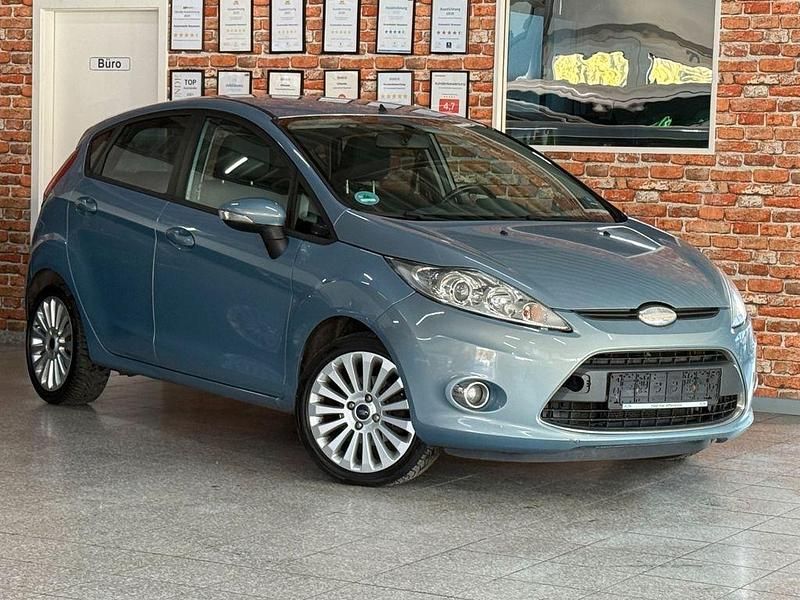 Gebraucht Ford Fiesta Trend 97 PS (71 kW) 2010 Grau Kleinwagen