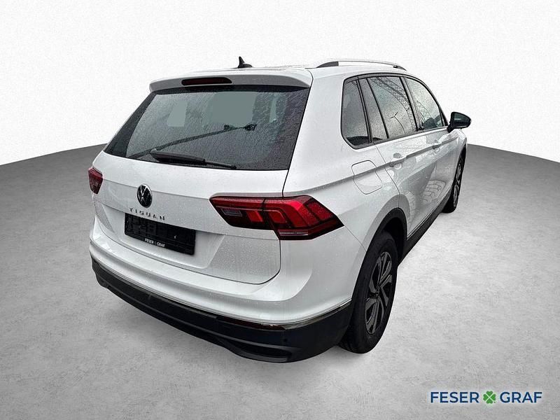 Gebraucht VW Tiguan Active 150 PS (110 kW) 2023 Oryxweiß perlmutteffekt SUV