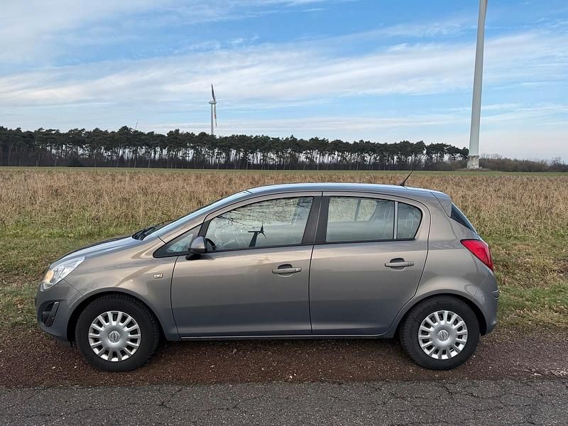 Gebraucht Opel Corsa 85 PS (62 kW) 2012 Gold Kleinwagen
