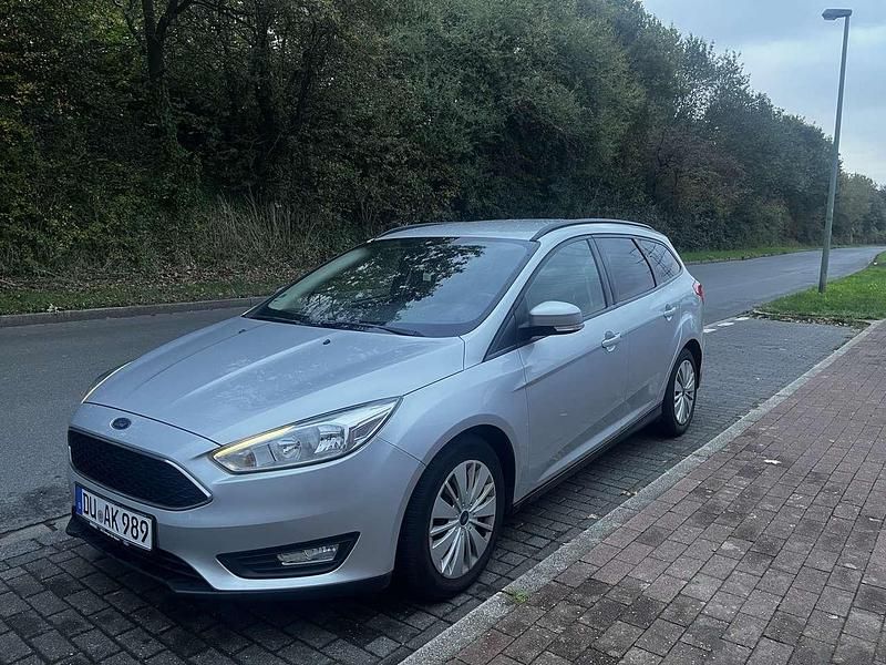 Silber Gebraucht 2016 Ford Focus Trend Kombi | 6.400 € (Fairer Preis) - Bild 1/4