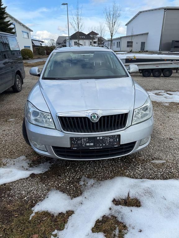 Gebraucht Skoda Octavia Ambition 105 PS (77 kW) 2013 Silber Kombi
