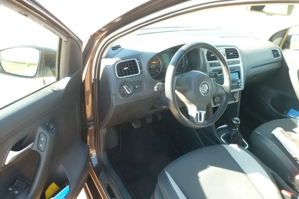 Gebraucht VW Polo Life 69 PS (50 kW) 2014 Beige Kleinwagen