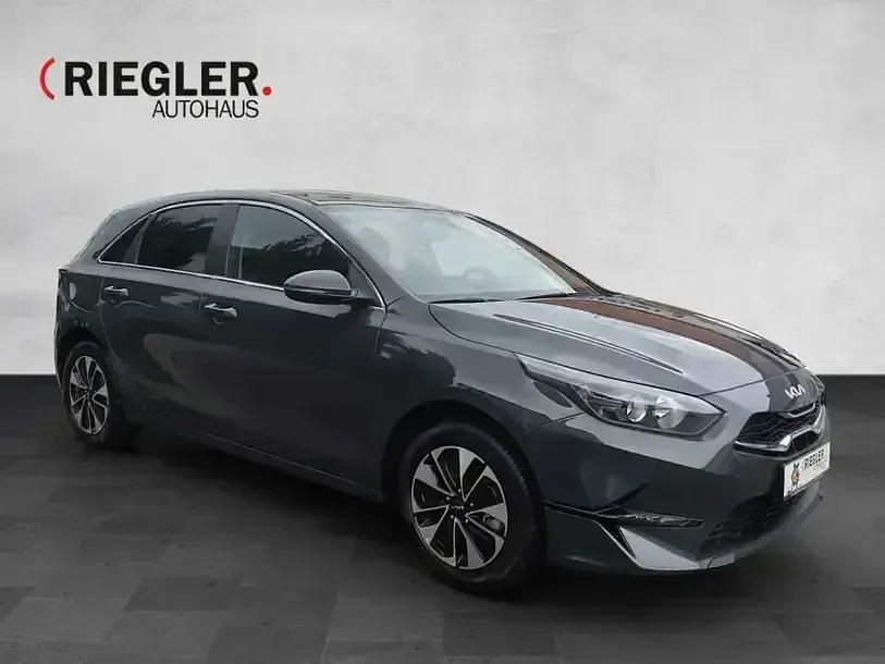 Neu Kia Ceed 140 PS (102 kW) 2025 Grün Kleinwagen