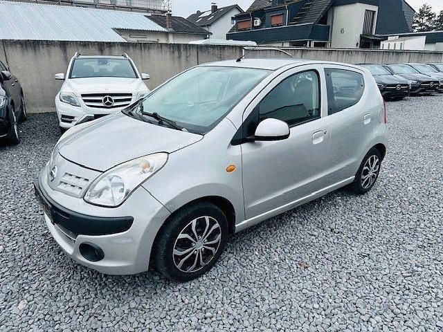 Gebraucht Nissan Pixo Acenta 68 PS (50 kW) 2010 Silky silver Kleinwagen