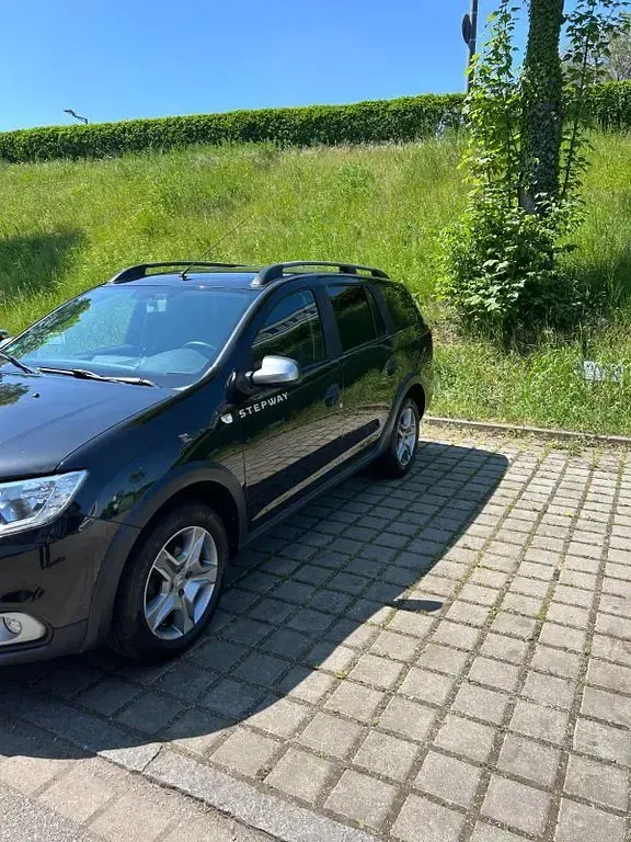 Gebraucht Dacia Logan MCV Stepway 90 PS (66 kW) 2018 Schwarz Kombi
