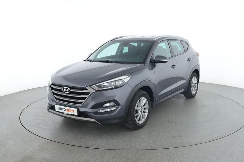 Grau Gebraucht 2016 Hyundai Tucson Intro Edition SUV | 15.270 € (Fairer Preis) - Bild 1/3