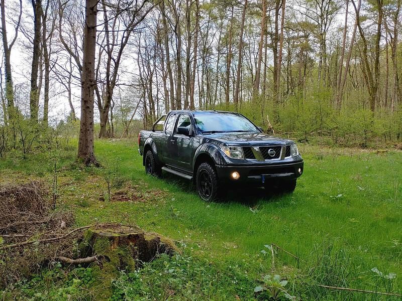 Gebraucht Nissan Navara 171 PS (125 kW) 2006 Grau Pickup