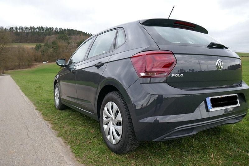 Gebraucht VW Polo Trendline 80 PS (58 kW) 2018 Grau Kleinwagen