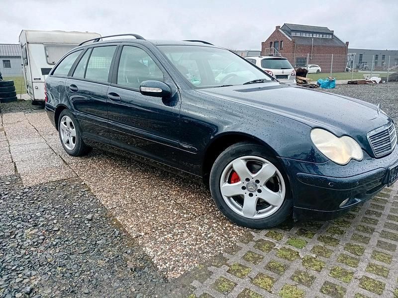Gebraucht Mercedes C200 163 PS (119 kW) 2004 Blau Kombi