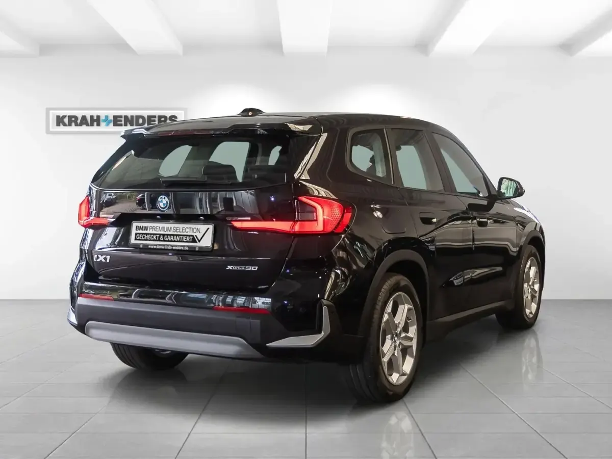 Gebraucht BMW iX1 Performance 230 kW (313 PS) 2024 Saphirschwarz SUV
