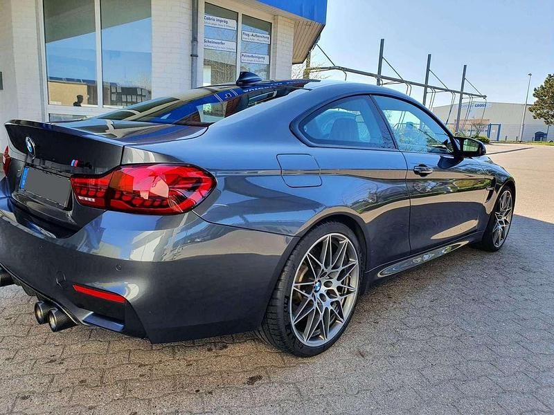 Grau Gebraucht 2016 BMW M4 M Performance Coupé | 53.900 € - Bild 1/4