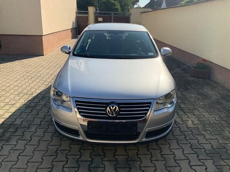 Silber Gebraucht 2009 VW Passat Comfortline Limousine | 4.299 € (Guter Preis) - Bild 1/4