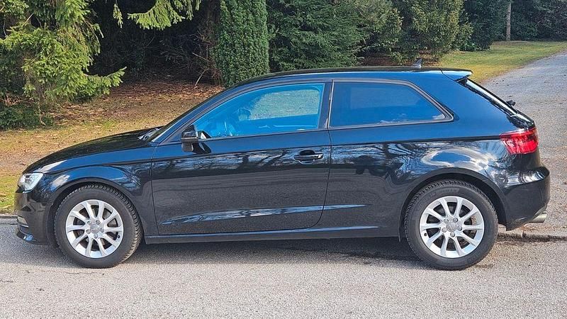 Gebraucht Audi A3 Design 125 PS (91 kW) 2013 Schwarz Limousine