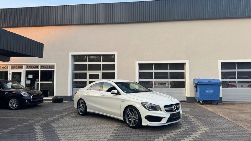 Weiß Gebraucht 2014 Mercedes CLA45 AMG AMG Limousine | 25.990 € (Etwas zu teuer) - Bild 1/4