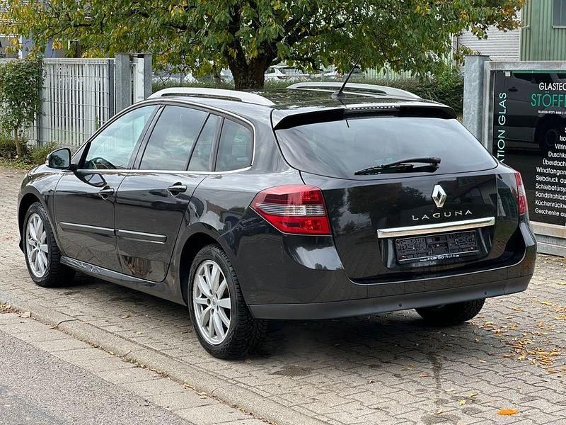 Gebraucht Renault Laguna III Dynamique 110 PS (80 kW) 2011 Schwarz Limousine