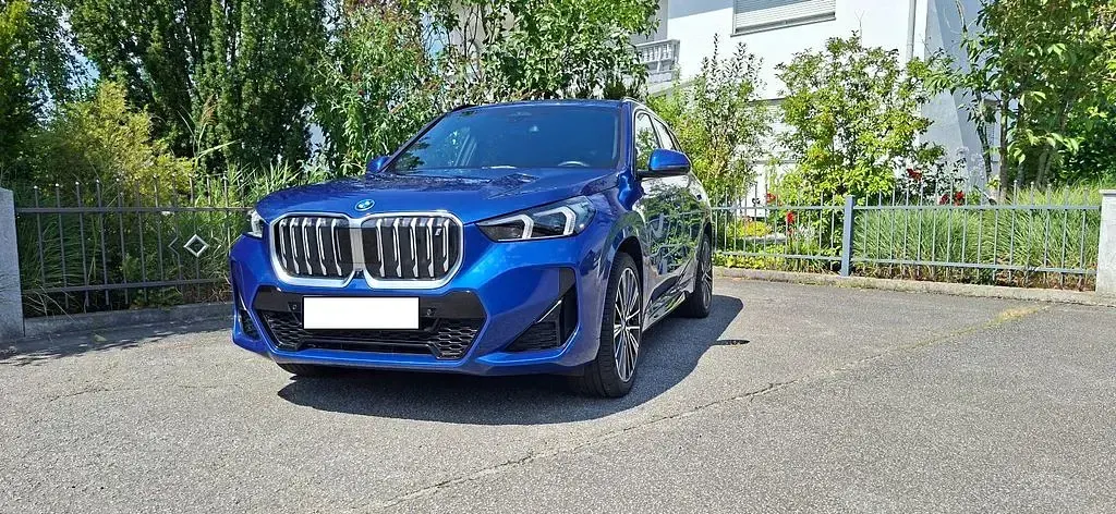 Gebraucht BMW iX1 M Sport 230 kW (313 PS) 2023 Blau SUV