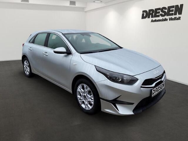 Gebraucht Kia Ceed Vision 101 PS (74 kW) 2024 Weiss Kleinwagen