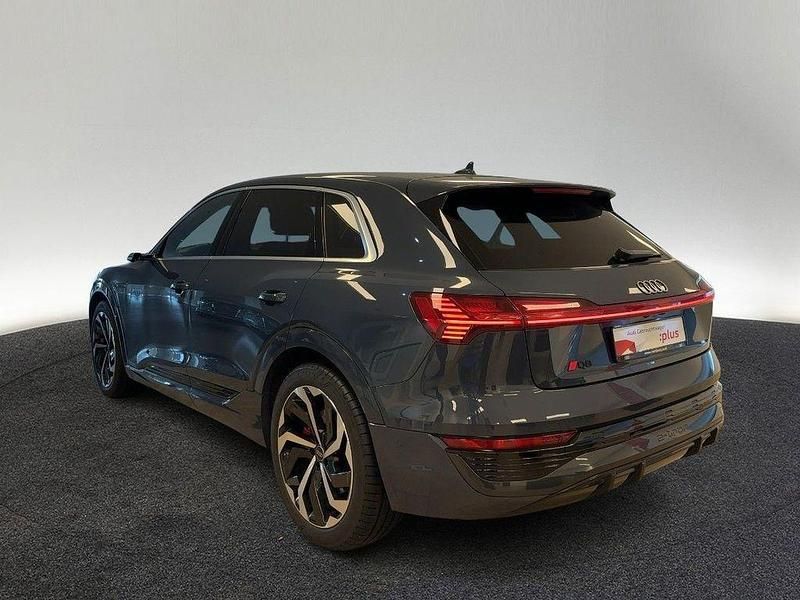 Gebraucht Audi Q8 e-tron S-Line 300 kW (408 PS) 2023 Plasmablau metallic SUV